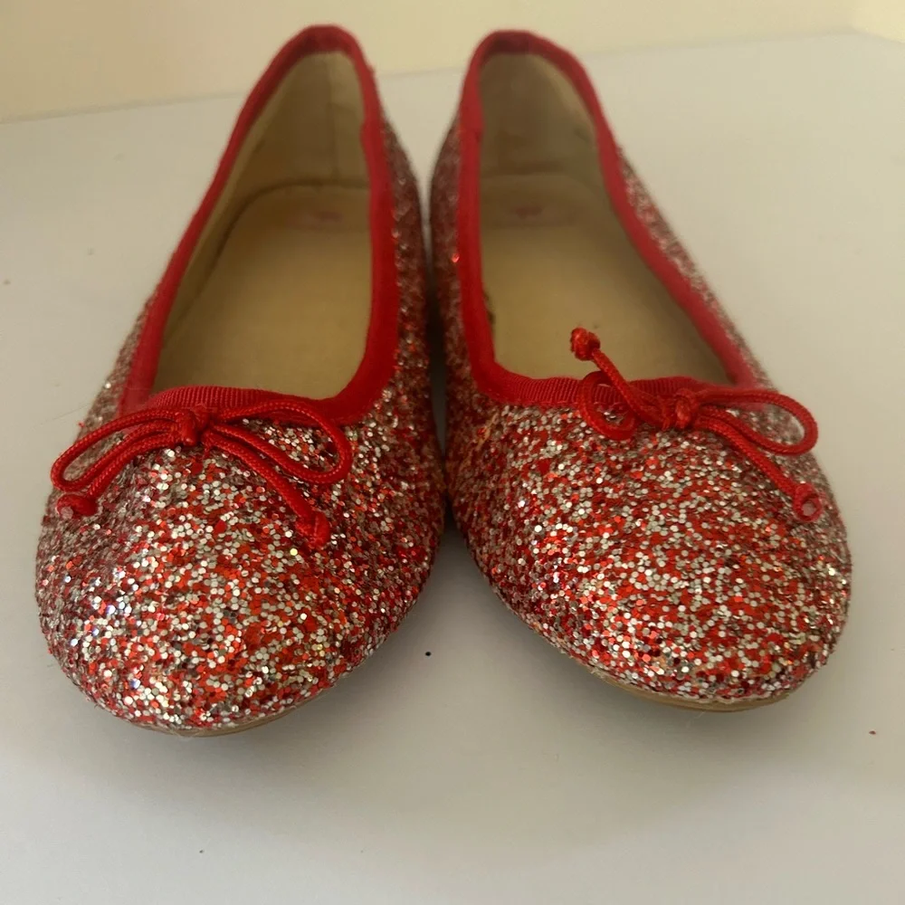 Crewcuts Girls red trimmed sparkly ballet flats. Size 4Y.